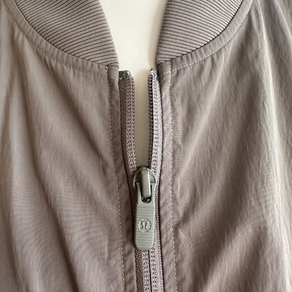 Lululemon Olive Green Bomber Cinch Hem Jacket Sz L (read description!) - Picture 3 of 14